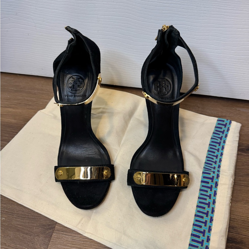 Elegant Black and Gold Women's Sandals